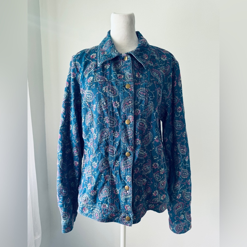 Vintage ‘90s Leslie Fay Embroidered Paisley Print Long Sleeve Button Down Shirt